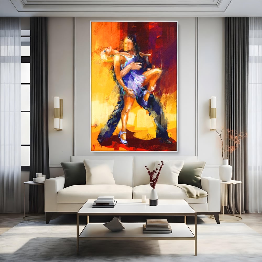 Tablou canvas cu tablou canvas cu un cuplu dansand tango, in rama de aluminiu argintiu, pe perete intr-un living